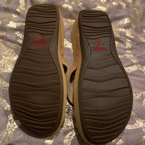 Vionic shoes - Picture 3 of 5